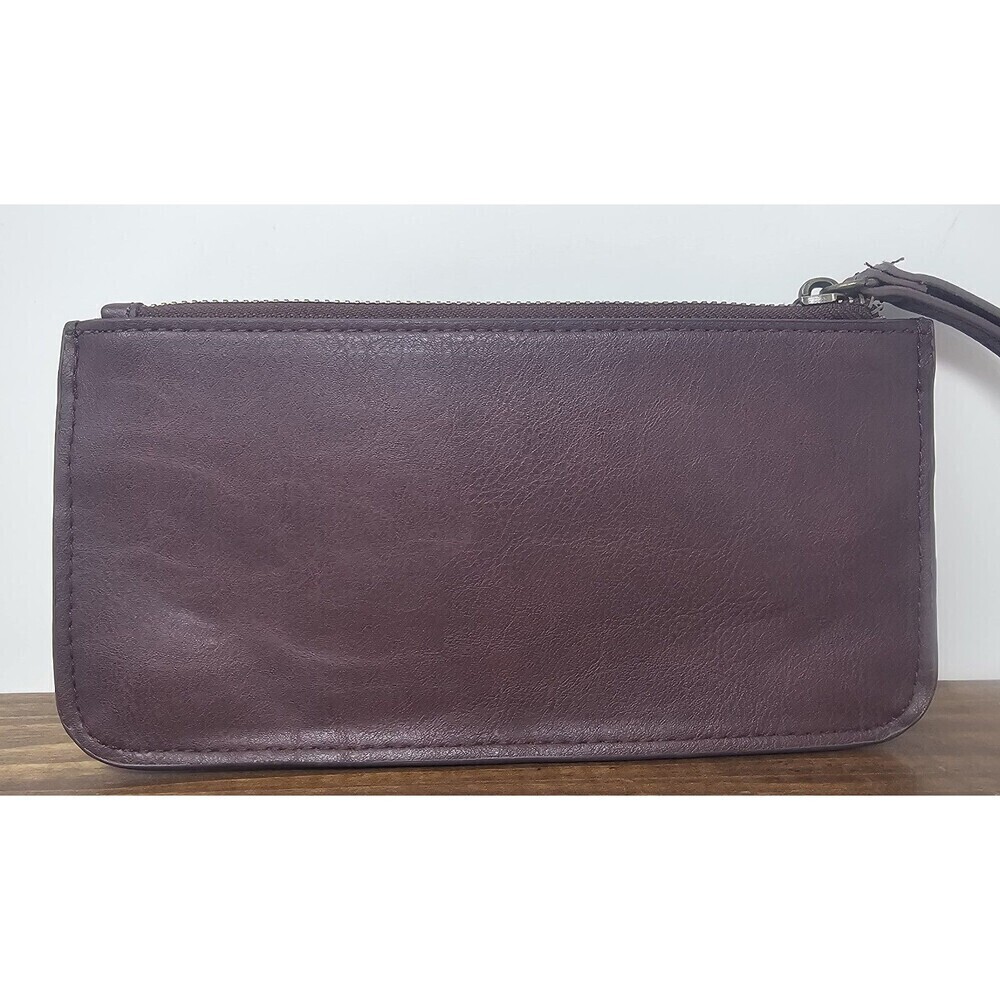 Maurices Burgundy Faux Leather Chevron Turn Lock Wristlet Wallet NEW - Picture 2 of 9